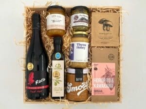Dunedin, Queenstown & Central Otago Gift Box Large With Pinot Noir