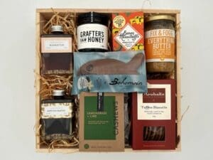 Wild About Wellington Gift Box Medium With Cocktail